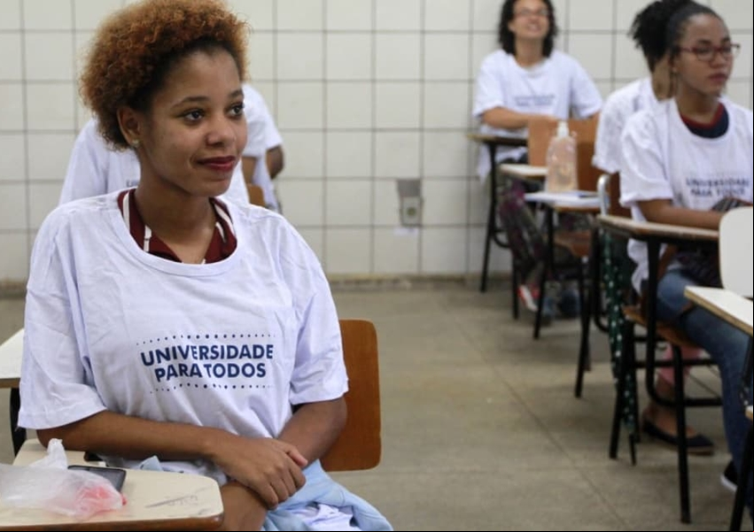 Programa Universidade para Todos beneficiou quase 19 mil alunos na Bahia em 2023