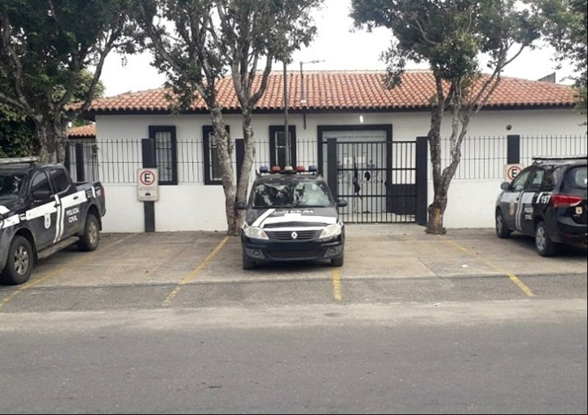 Homem é preso por suspeita de ass Irmão em Medeiros Neto