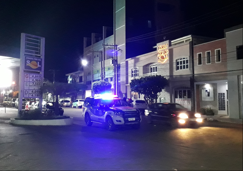 Horário do toque de recolher volta a ser 20h a partir de segunda