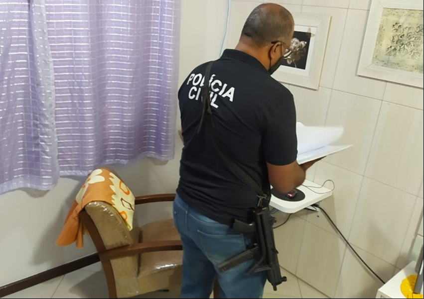 Suspeito de estuprar duas irmãs adolescentes é preso na BA; ele também é investigado por lesão corporal contra a mãe das garotas