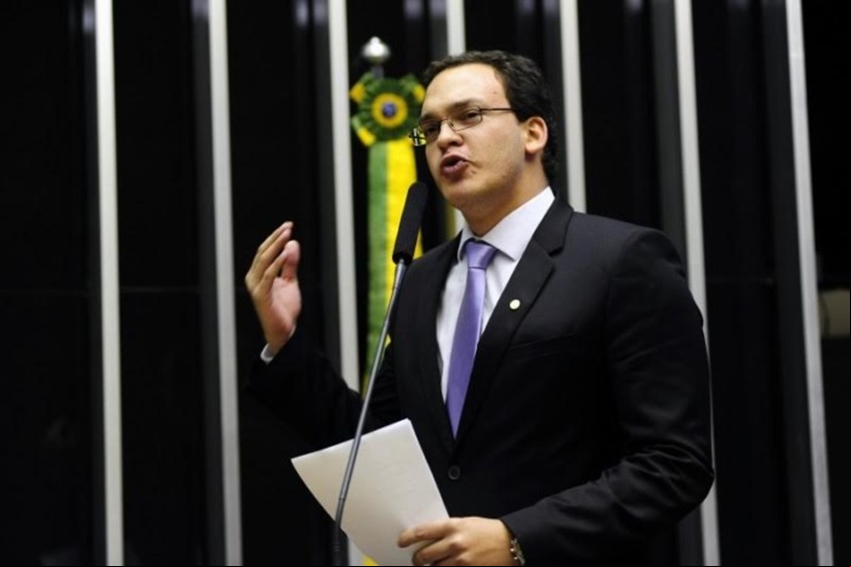 Deputado elogia Neto, mas diz que Rui é um dos melhores nomes que já ou no Estado
